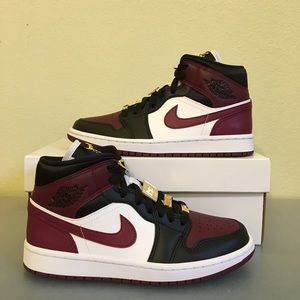 Air Jordan 1 Mid SE Pendants BeetRoot